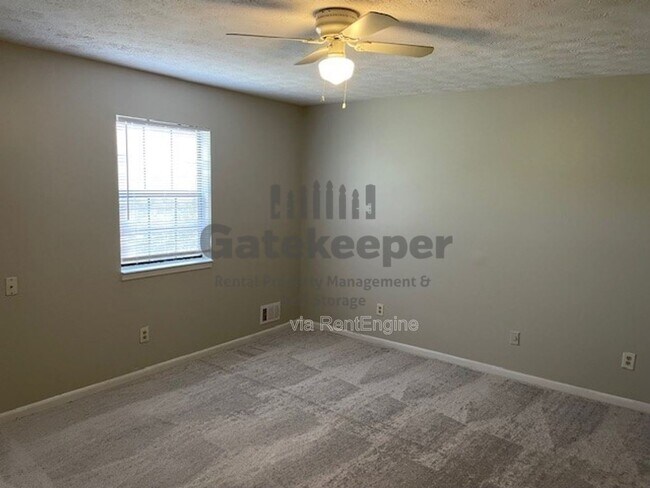 Building Photo - 7345 Chaucer Ct