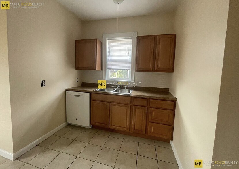 Building Photo - 78 Summer St