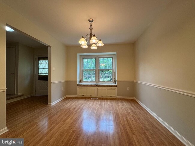 Building Photo - 306 Cherry Ct