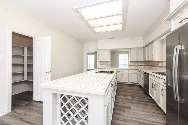 Building Photo - 11102 Brook Mill Ct