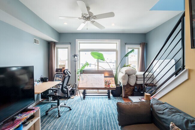 Building Photo - Gorgeous Fairmount One Bedroom Condo