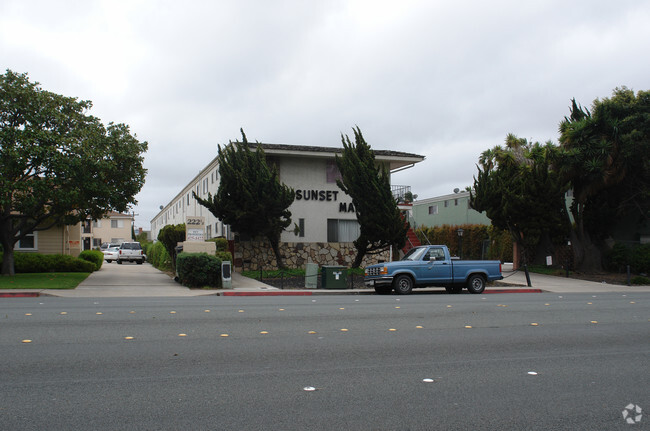 Primary Photo - The Leslie Apartment Homes