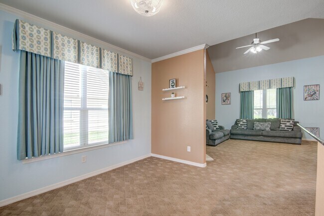 Building Photo - 55 Middle Borondo