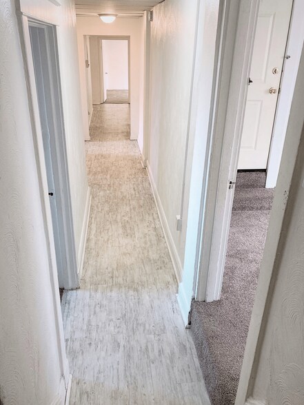 Hallway Entrance - 626 Maryland Ave