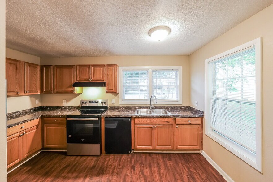 Building Photo - 2512 Circle Dr