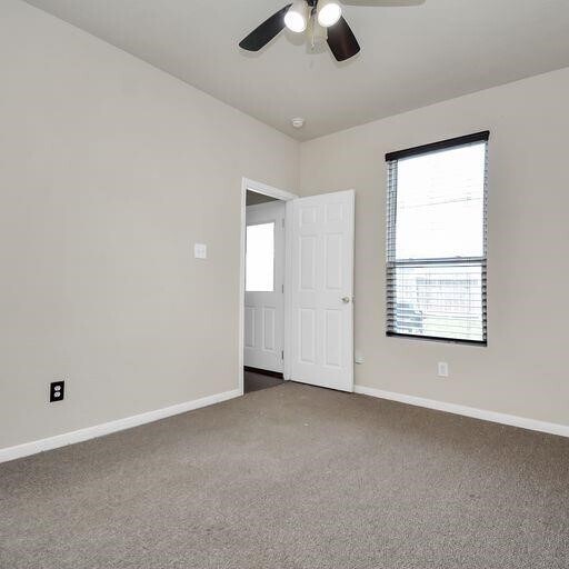 Building Photo - 2723 Oak Ridge Park Dr