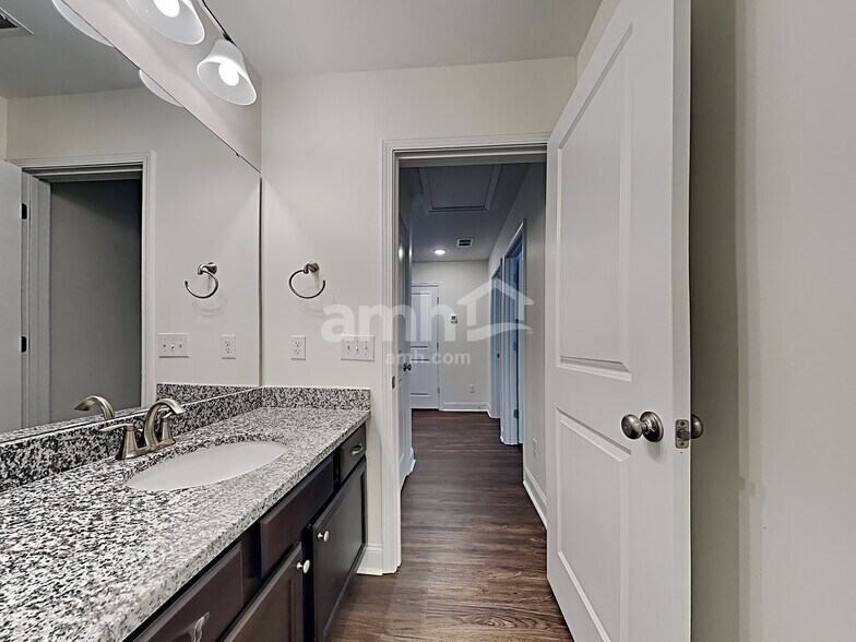 Building Photo - 315 West St