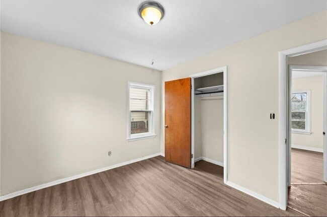 Building Photo - 1386 E 185th St
