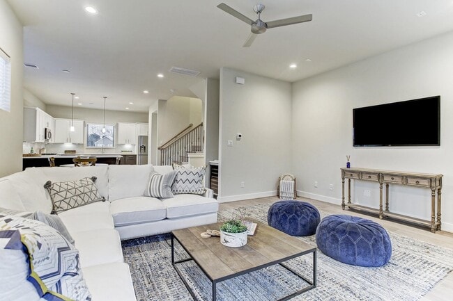 Building Photo - 806 Sienna Palm Ln