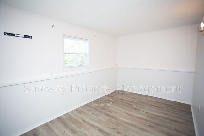 Building Photo - 712 Sage Hill Dr