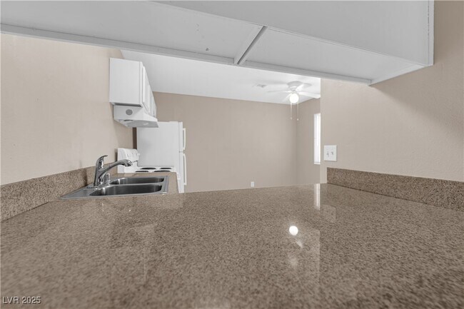 Building Photo - 5158 Greene Ln