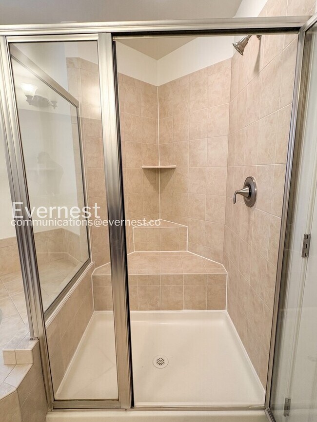 Building Photo - Spacious Living with Fireplace, Deck & Garage / 3 Bed & 4 Bath / Available Now!