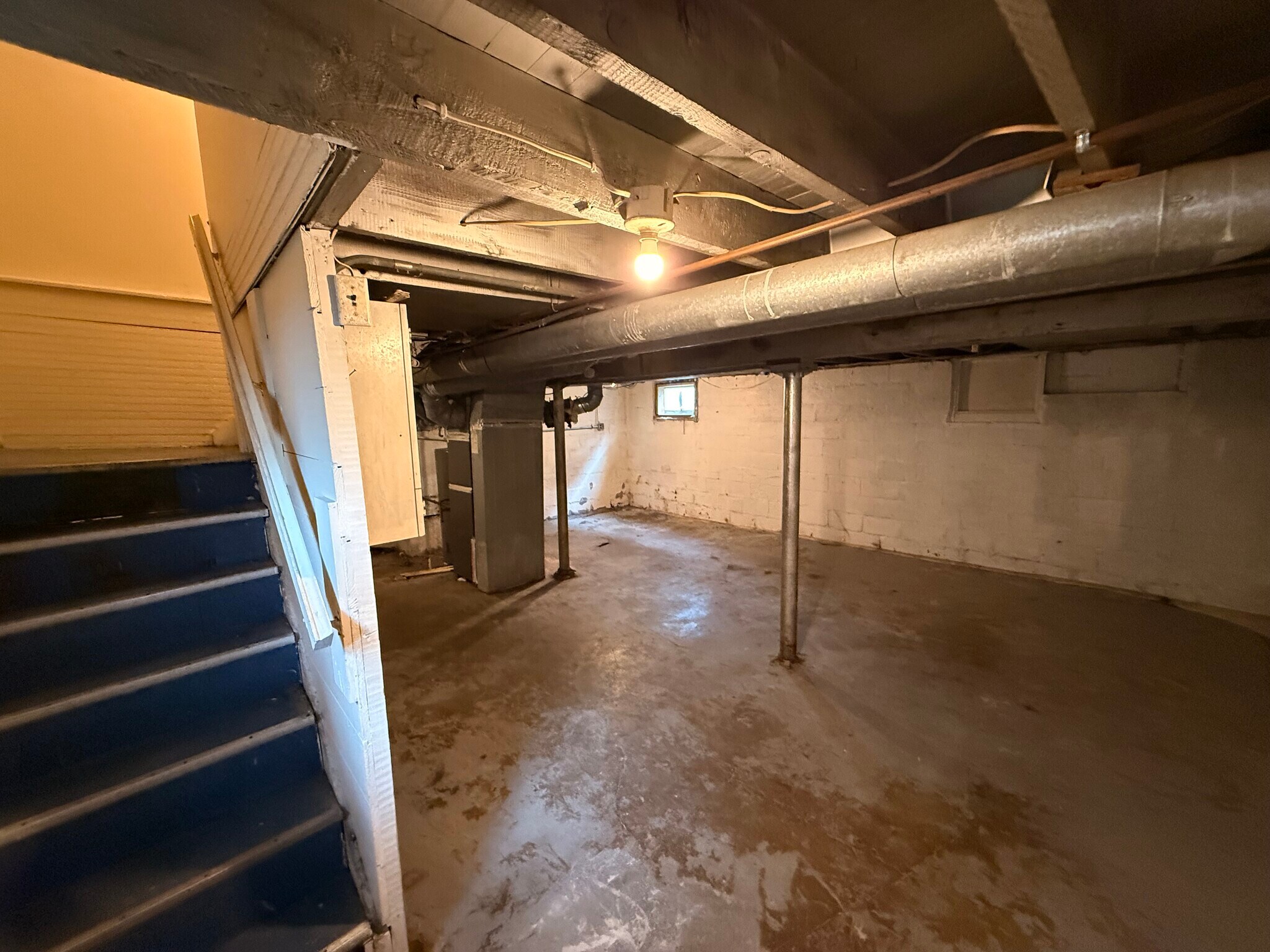 Building Photo - 1610 Kelly Dr