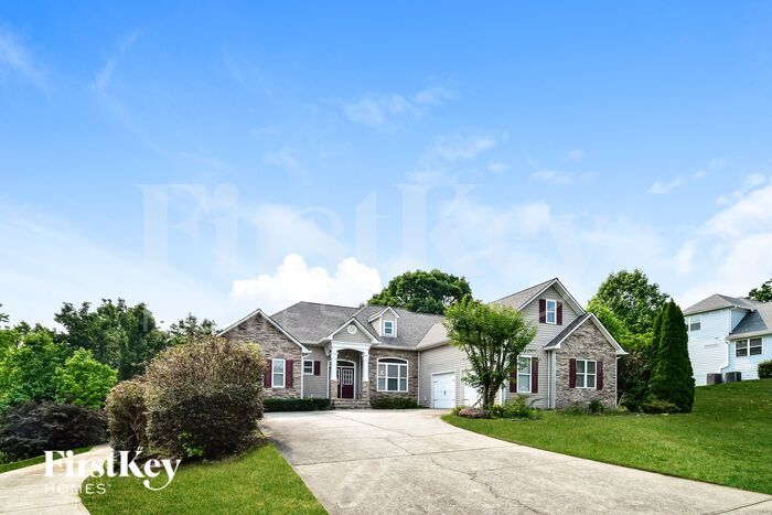 Building Photo - 33 Roberson Dr