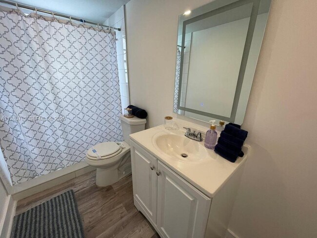 Building Photo - 55 NW 11th Ave