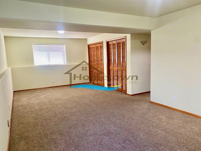 Building Photo - Beautiful 4 Bed 2 Bath Home on Corner Lot ...