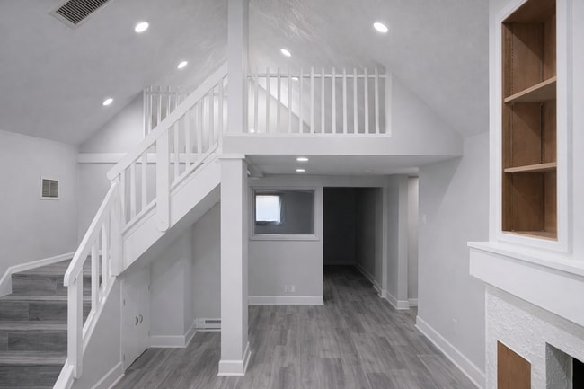 Building Photo - Cozy 1/2 Bedroom Studio with Loft