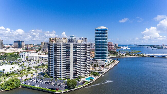 Building Photo - 1200 S Flagler Dr