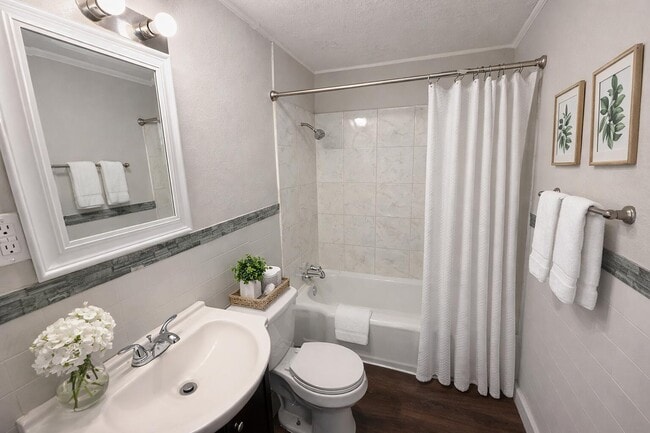 Building Photo - 210 Highview Ave