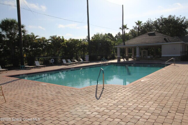 Building Photo - 947 Remington Green Dr SE