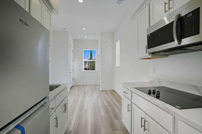 Building Photo - 3814 Norbridge Ave