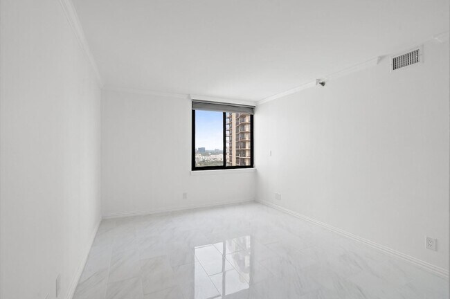 Building Photo - 3525 Sage Rd