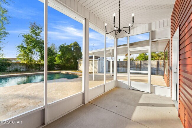 Building Photo - 702 Michigan Ave