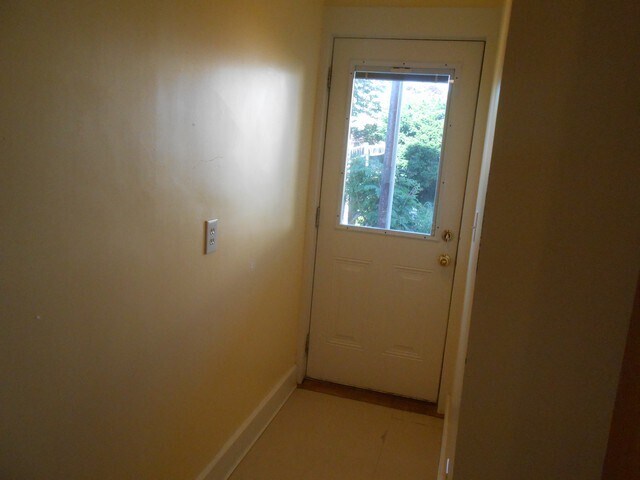 Building Photo - 27 Underwood St