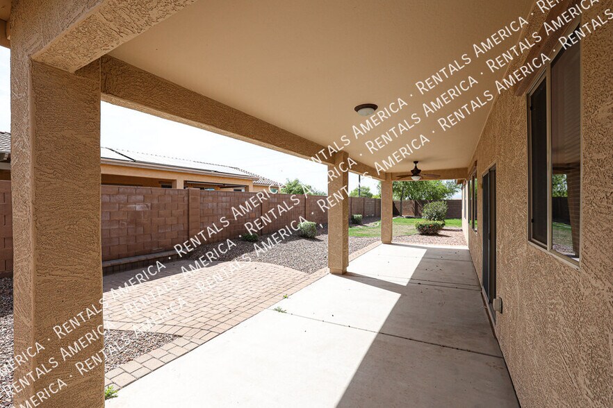 Building Photo - 5907 S 56th Dr