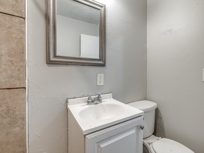 Building Photo - 1314 SE 40th St