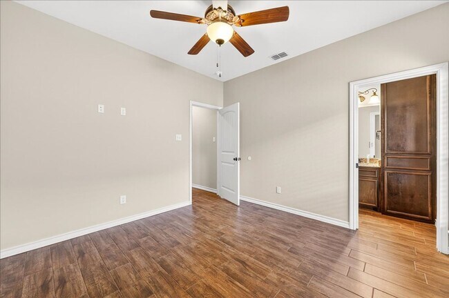 Building Photo - 2417 Badlands Dr