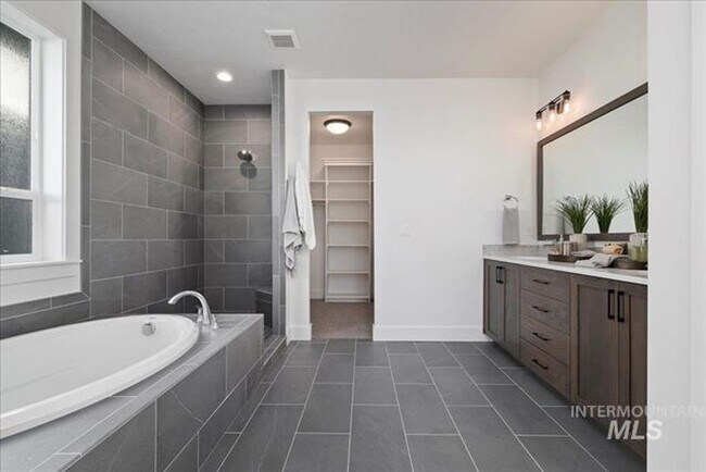 Building Photo - Newer 3-Bedroom in Star