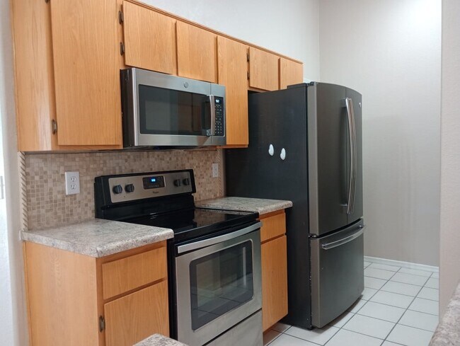 Building Photo - W Concordia Dr