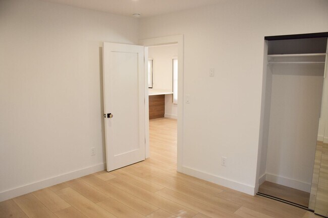 Building Photo - 317 Ocean Park Blvd