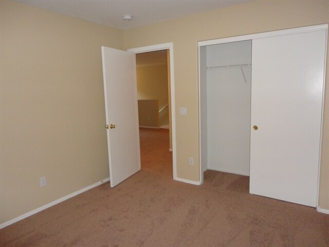 Building Photo - 443 S Sabrina