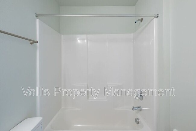 Building Photo - 13001 S Crompton Lane