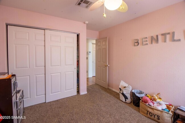 Building Photo - 3913 Pearl Ct