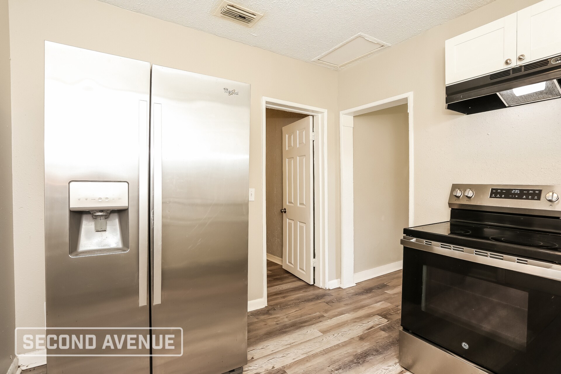 Building Photo - 2011 W 15th St