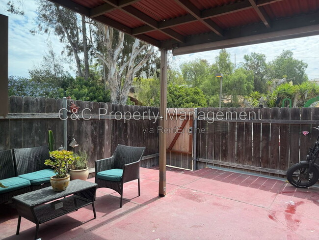 Building Photo - 7099 Russan Ln