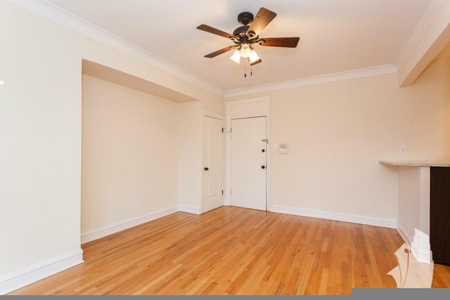 Building Photo - 1 bedroom in Chicago IL 60640