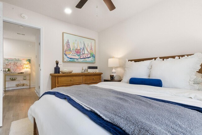 Building Photo - 2042 Delaware Ave