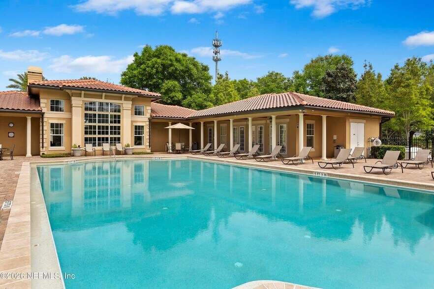 Building Photo - 4300 S Beach Pkwy