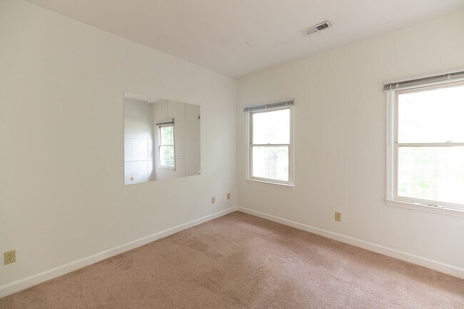 Building Photo - 4916 Gold Crest Dr