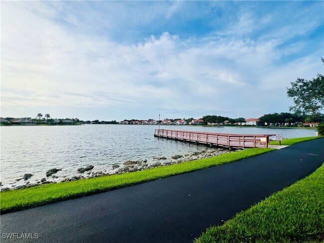 Building Photo - 613 Squire Cir