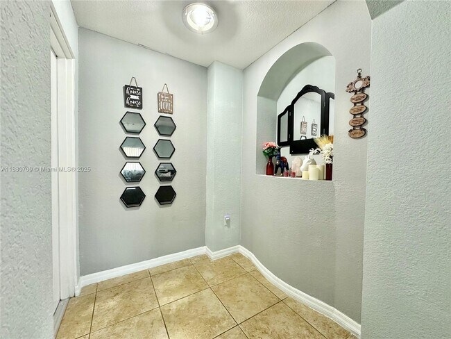 Building Photo - 10870 NW 88th Terrace