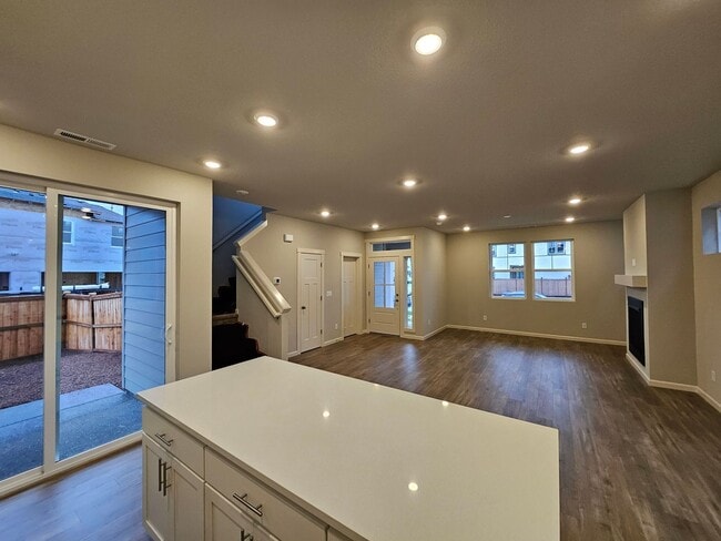 Building Photo - Stunning 4-Bedroom Corner-Lot Home with Expansive Backyard in Reeds Crossing