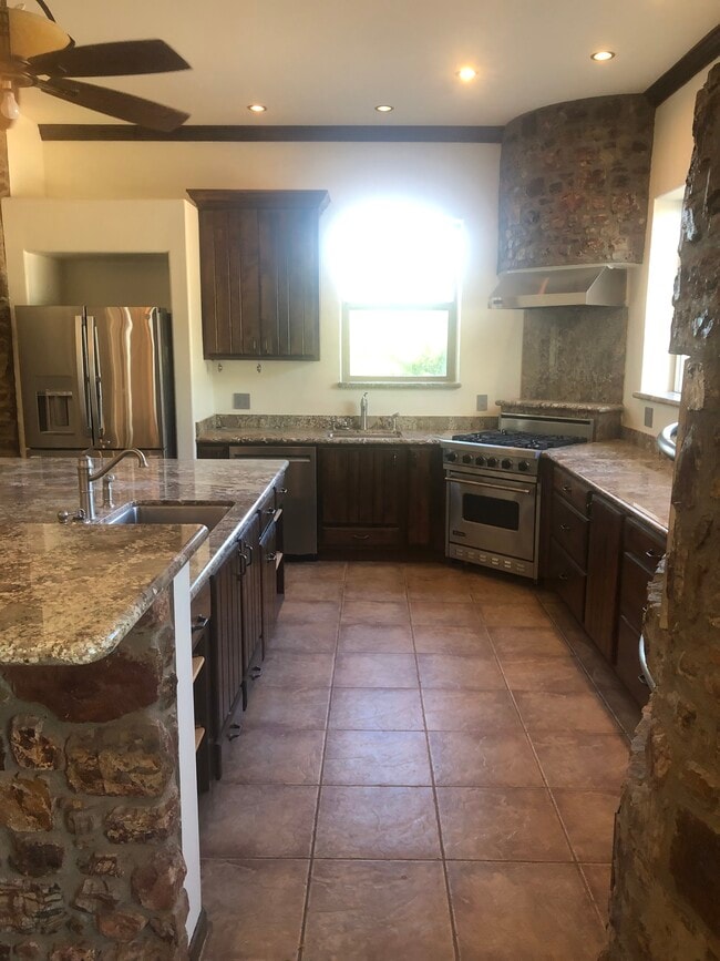 Building Photo - 35030 N 51st St