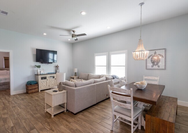 Building Photo - 16511 John Davis Rd