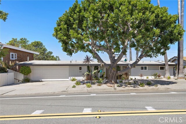 Building Photo - 2120 Temple Hills Dr