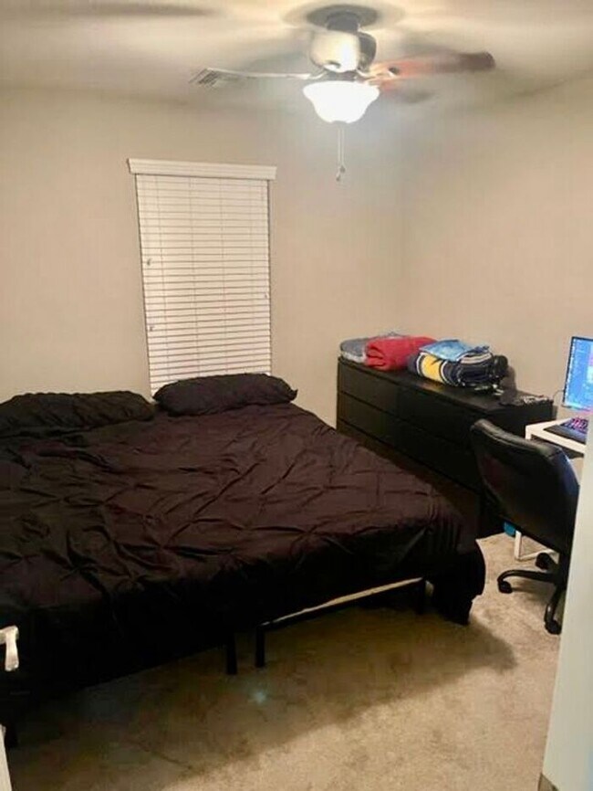 Building Photo - Lovely 3Bedroom/ 2.5 Bath Mesa Home!